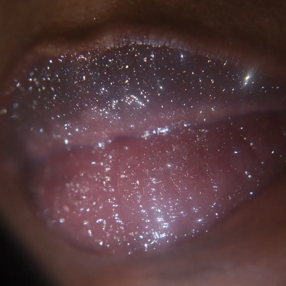 GLITTER FILTER Lip Oil Gloss - Silky Smooth Glossy Lip Oil for Shimmery Glittery Lip Treatment with Hydrating Moisturizing Formula Subtle Plumping Effect